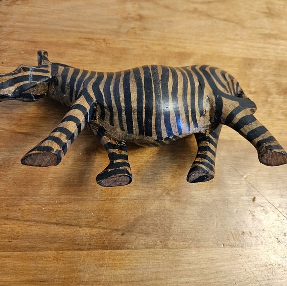 Handcrafted African Zebra Figurine - Black and Brown Stripes - Picture 3 of 3